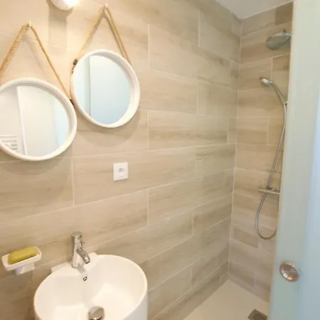 Casita - Llivia Estavar